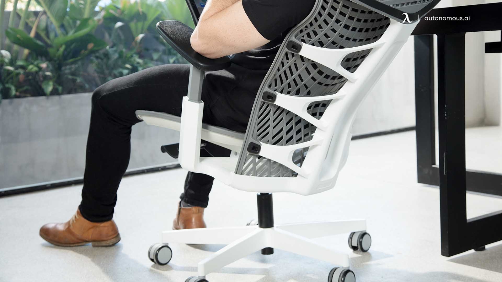 What to Look for in a Chair for Back Pain Relief - Top 5 Picks for 2023