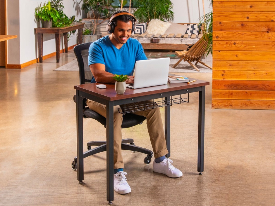 The Office Oasis Premium Small Computer Desk: Built to Last