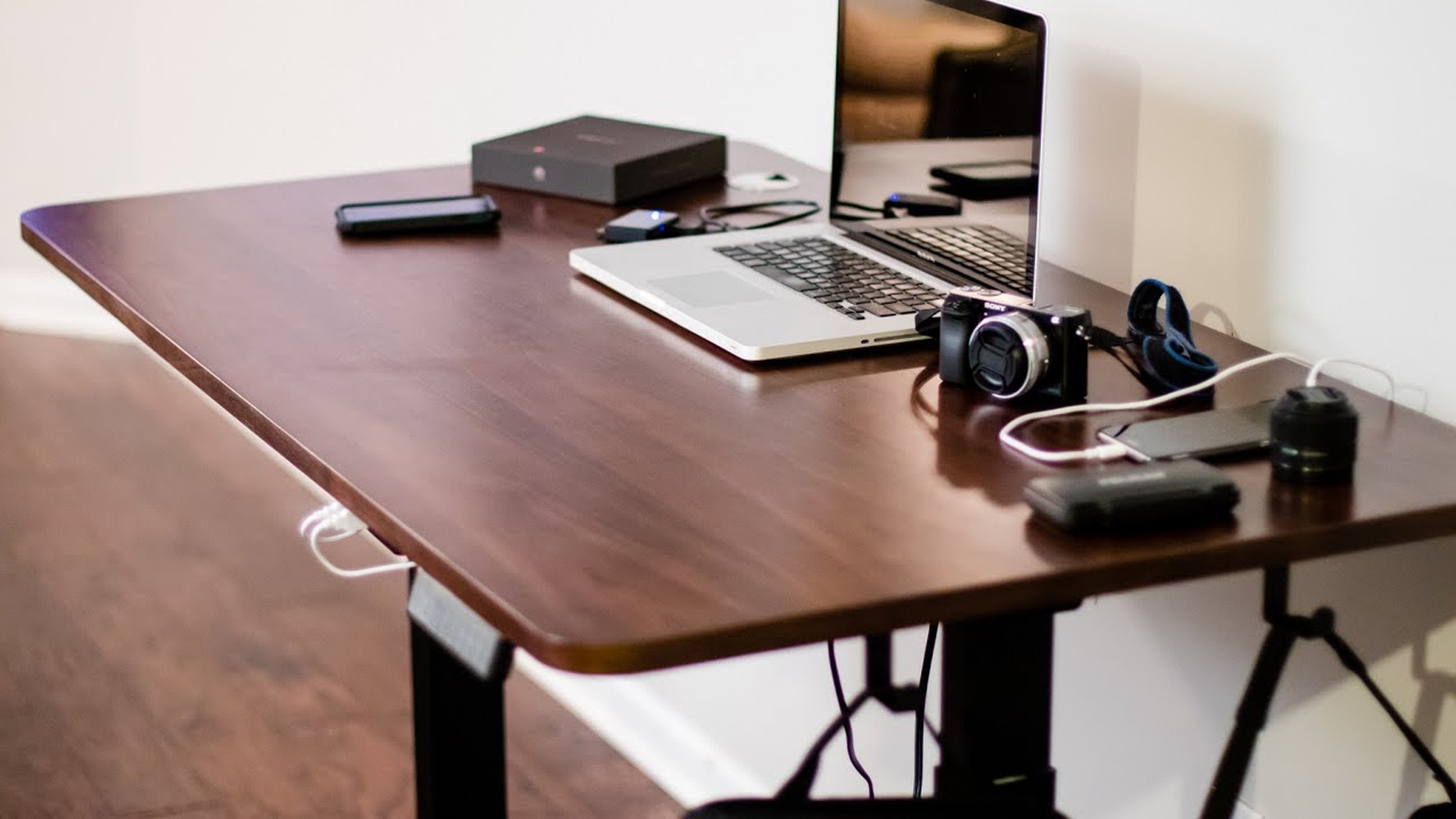10 Smart Desks that should be in your Shopping Wish List