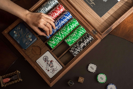 Maztermind Bowtie Poker Chip Set