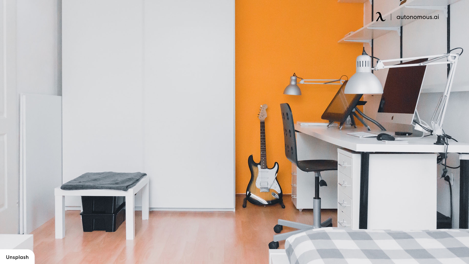 Dorm Room Desk Ideas To Personalize Your Study Corner