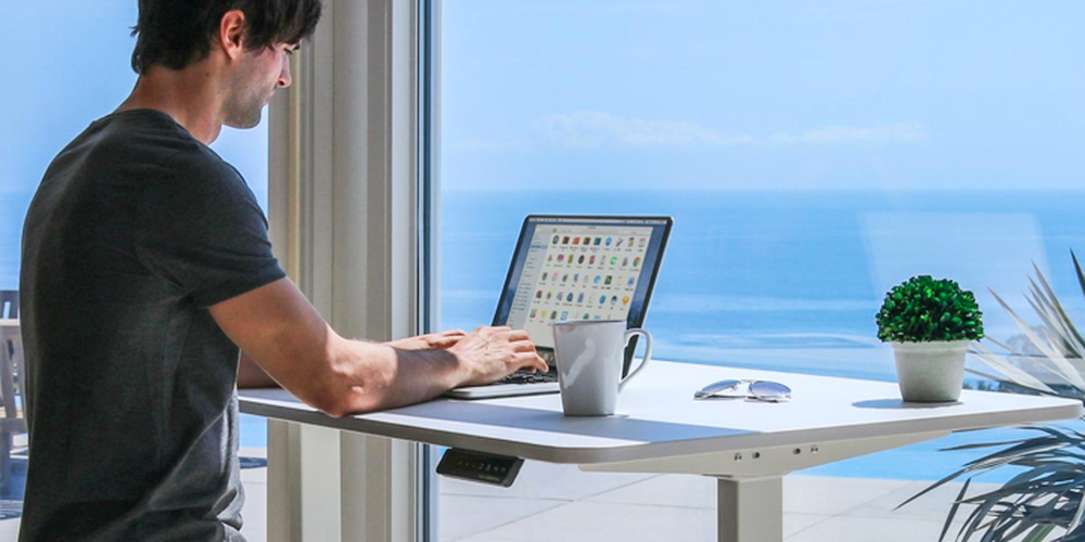 Why You Will Instantly Fall in Love with Smart Desk Furniture