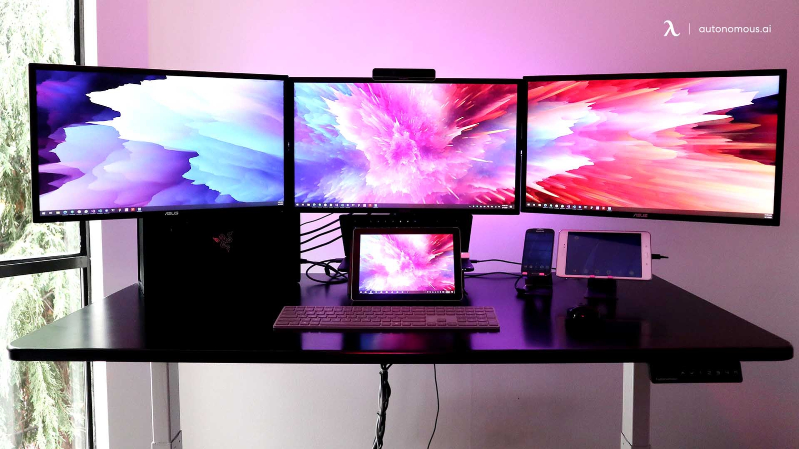 3 Best Standing Desk for 3 Monitors Usage