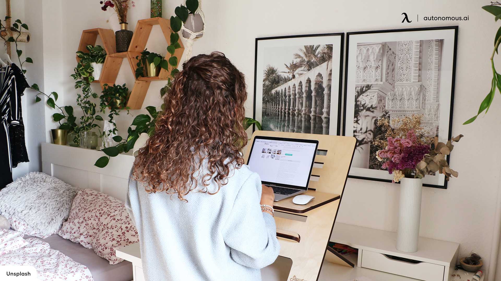 Top 20 Compact Standing Desks for Small Spaces (2023 Review)