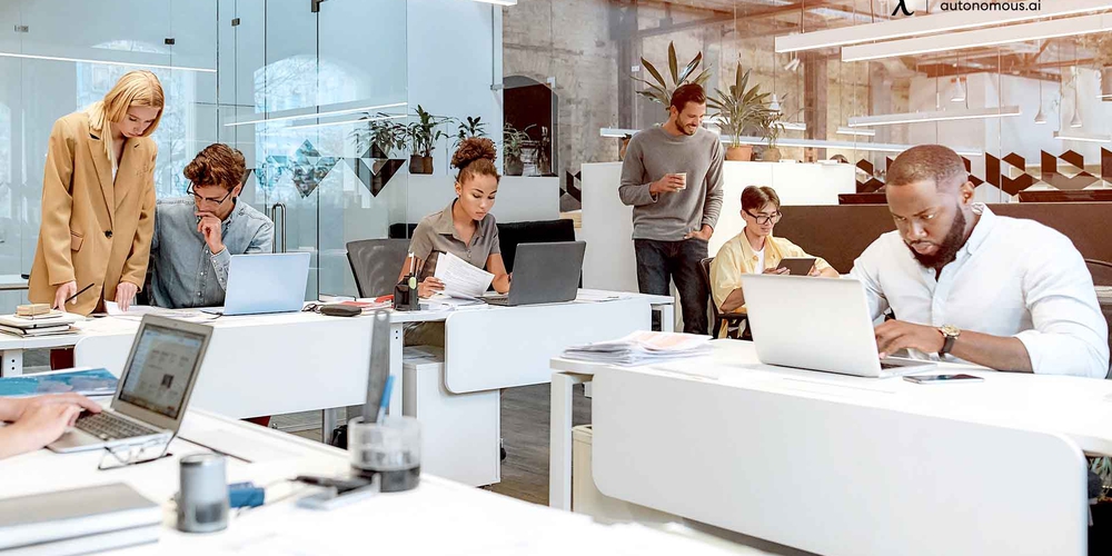 Why Does Your Office Need Hot Desking for the New Work Trend?