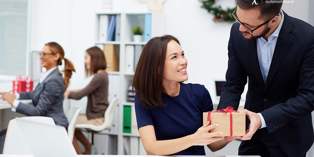 Best Bulk Office Gifts for Your Staff That Can Boost Morale