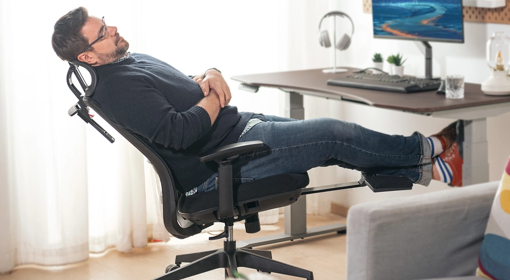 Finercrafts The Office Chair: Headrest & Legrest