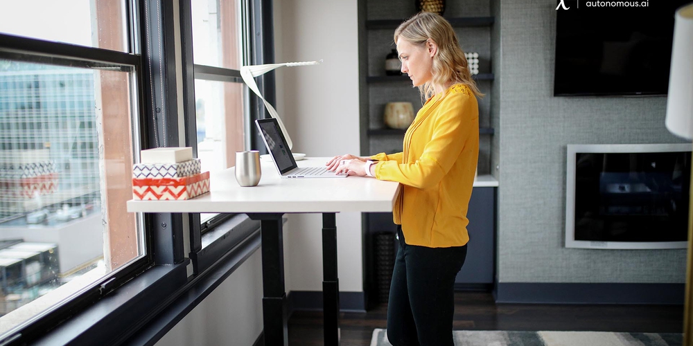 Can Using the Standing Desk Reduce Your Back Pain?