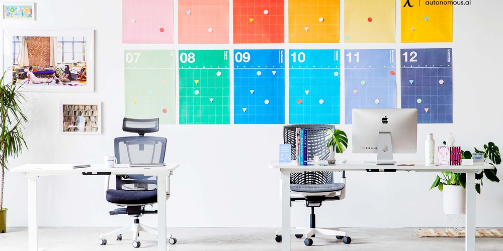 Picking an Office Desk Set: The 15 Best Options for 2023