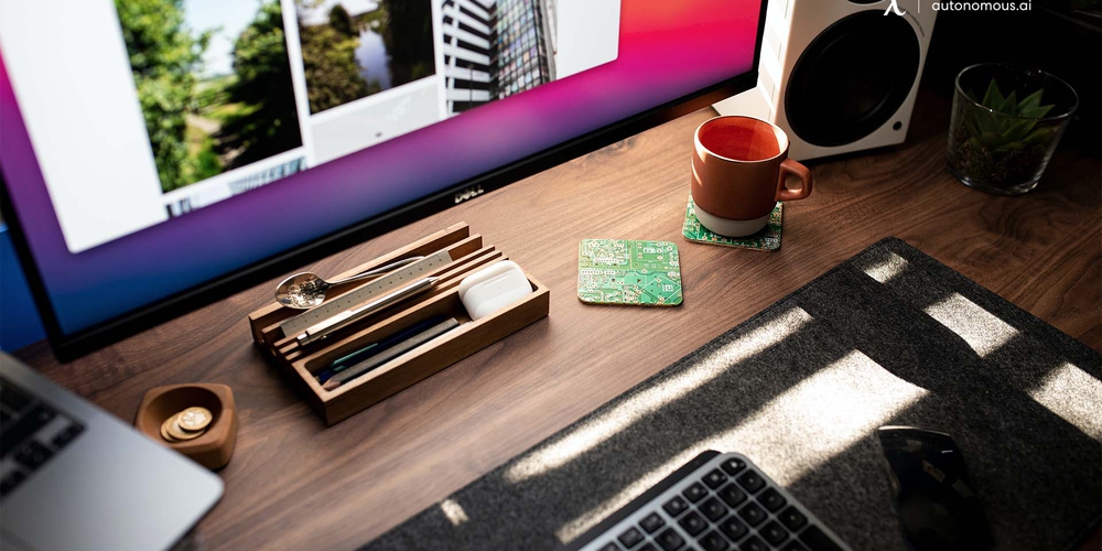 25 Essential Home Office Desk Accessories in 2022