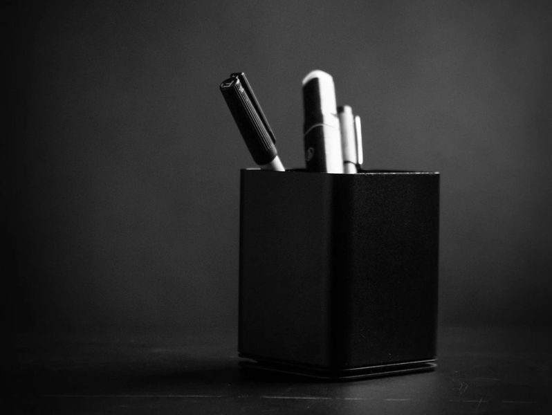 Deltahub REO Pen Holder