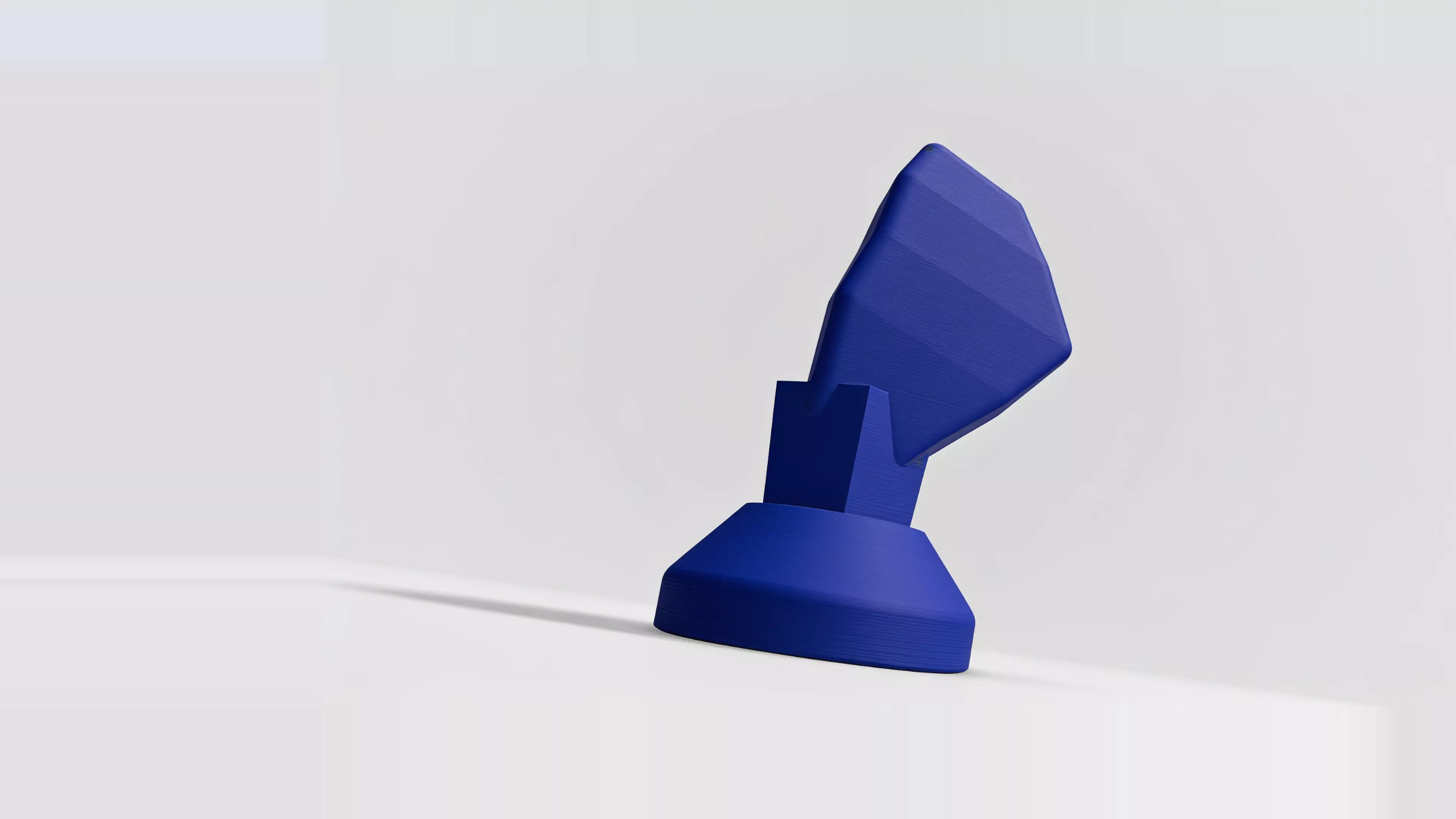 A modern-minimalist, low-poly chess Knight sized for a standard tournament set (King ≈ 95 mm reference), printed as one solid faceted piece with a felt-pad recess base.