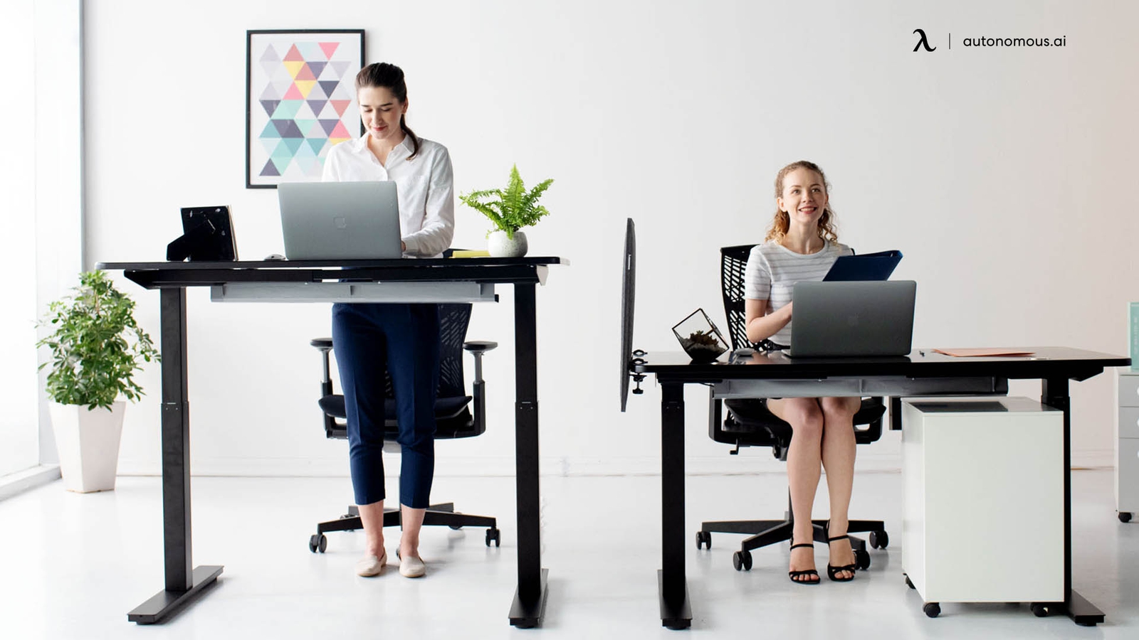 3 Best White Standing Desks with Drawers for Inventory Needs