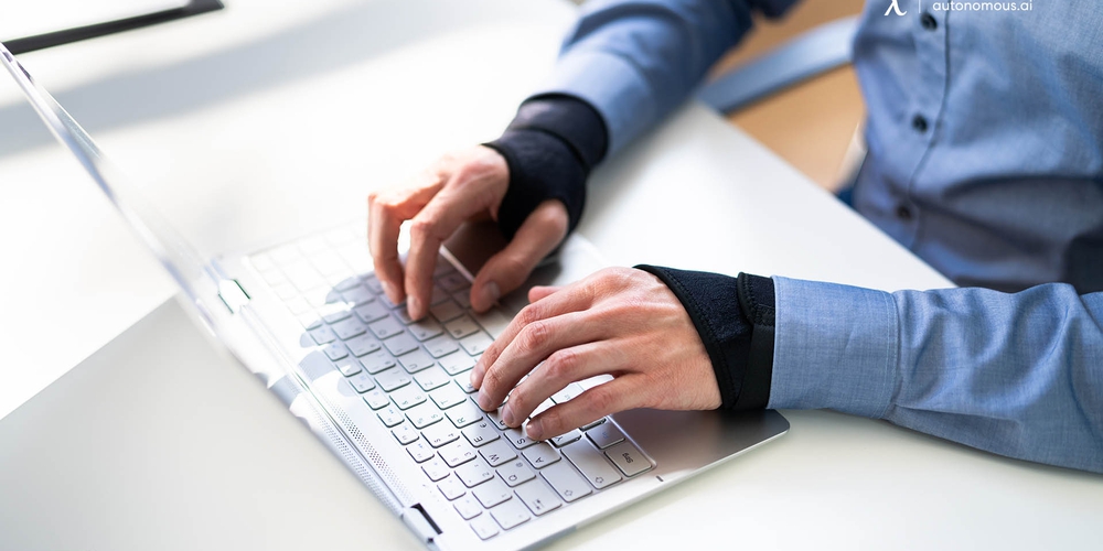 Wrist Pain from Typing: How Can You Avoid it?