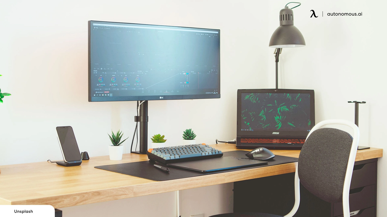 The 10 Laptop Office Desks for Laptop & Monitor Setup