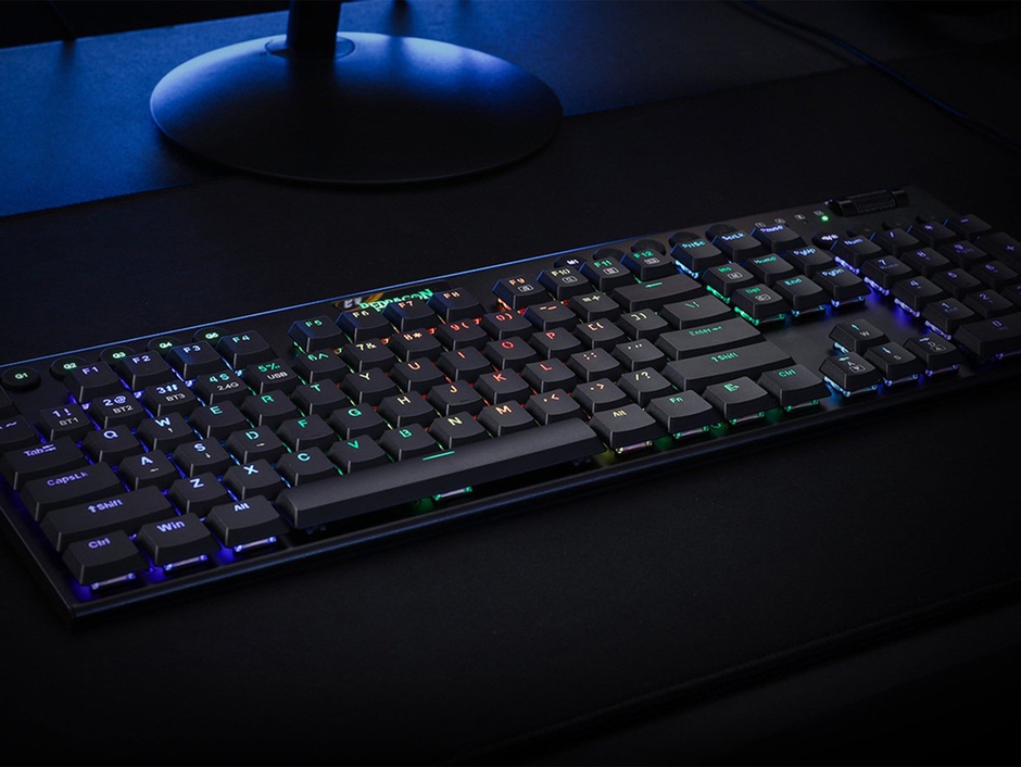 Royal Kludge Redragon K618 Horus Wireless RGB Mechanical Keyboard
