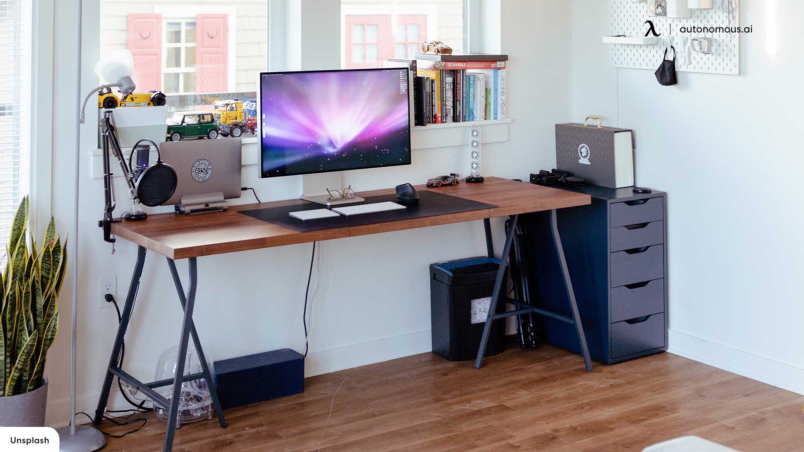9 Home Desk Setup Ideas for Different Jobs: The Ideal Setup for Everyone