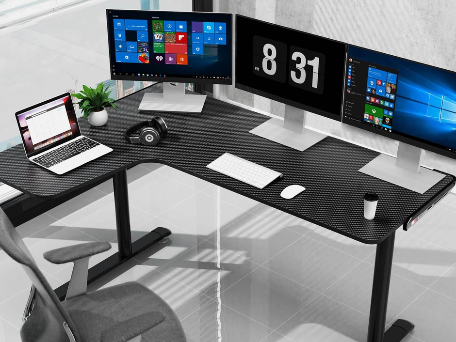 EUREKA L-shaped Desk: Carbon Fiber Surface & Additional Mousepad