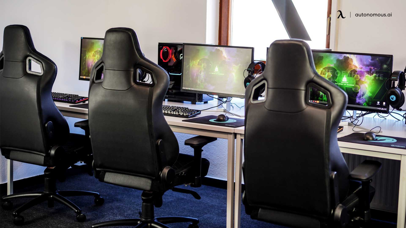 15 Best Ergonomic Gaming Chair for Gamers & Streamers