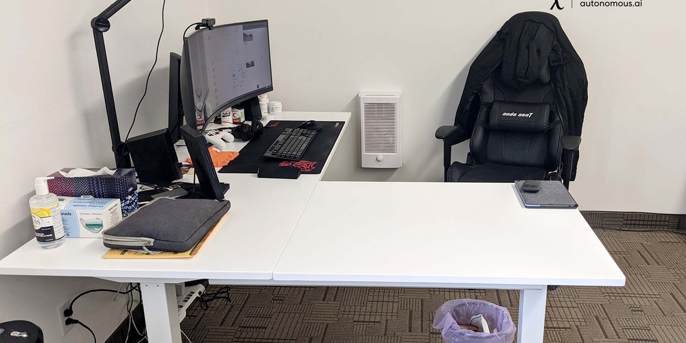 15 Functional Corner Desks with Pros and Cons