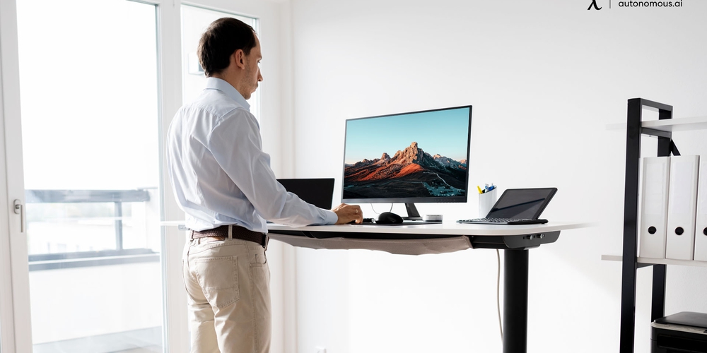 Should I Get a Standing Desk? Here Are 5 Reasons Why