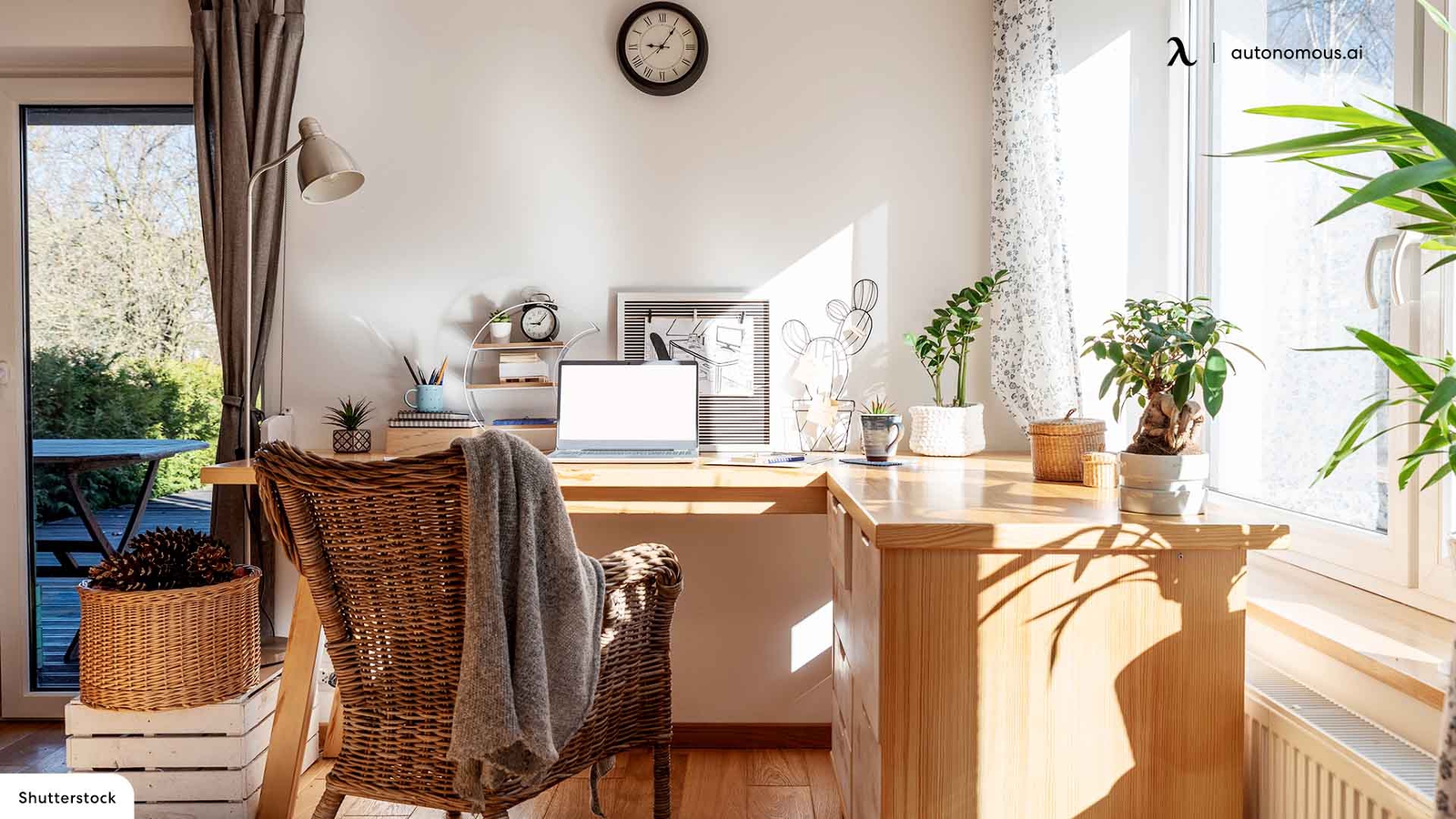 10+ Best Corner Desks for Home Office Workers