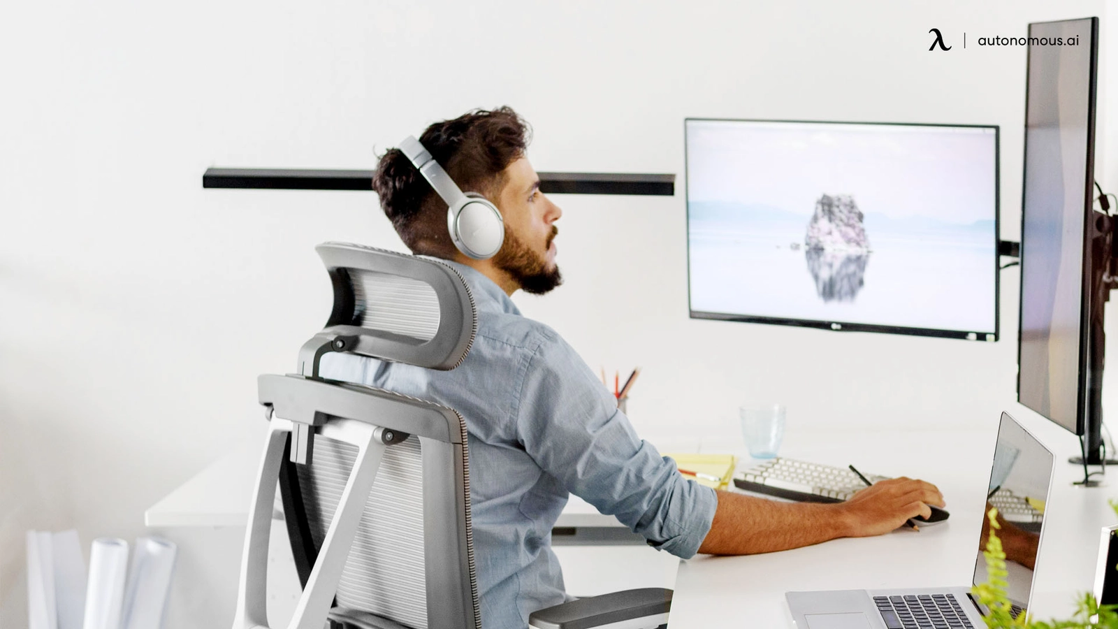 32 Best Office Chairs with Neck Support in 2024