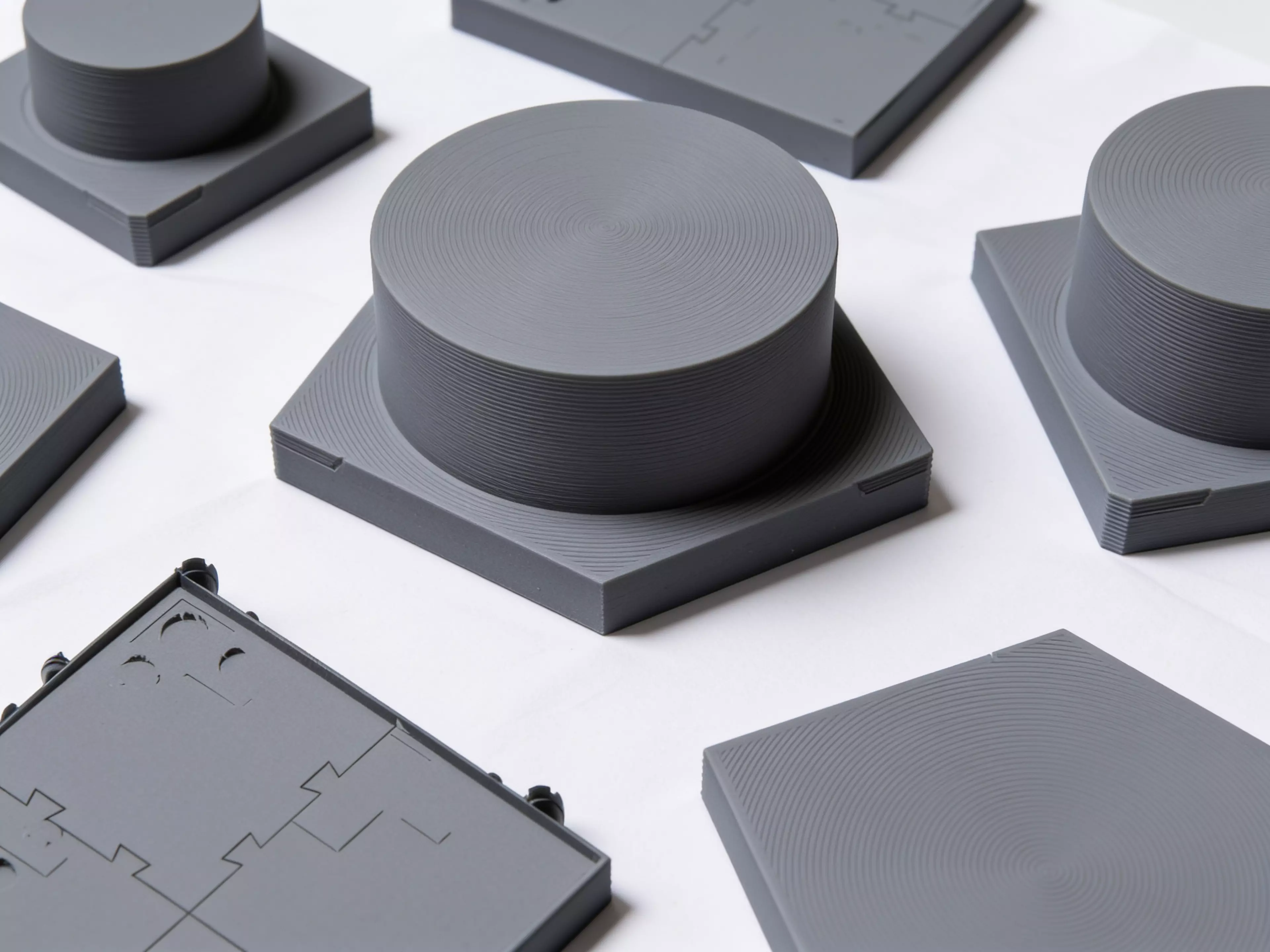 A 3D-printable alignment themed san francisco chess set (f).