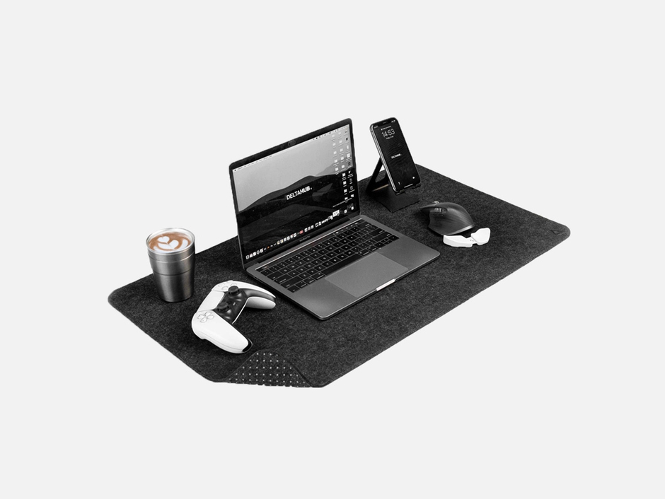 DeltaHub Desk Pad: Anti-slip and Easy-care