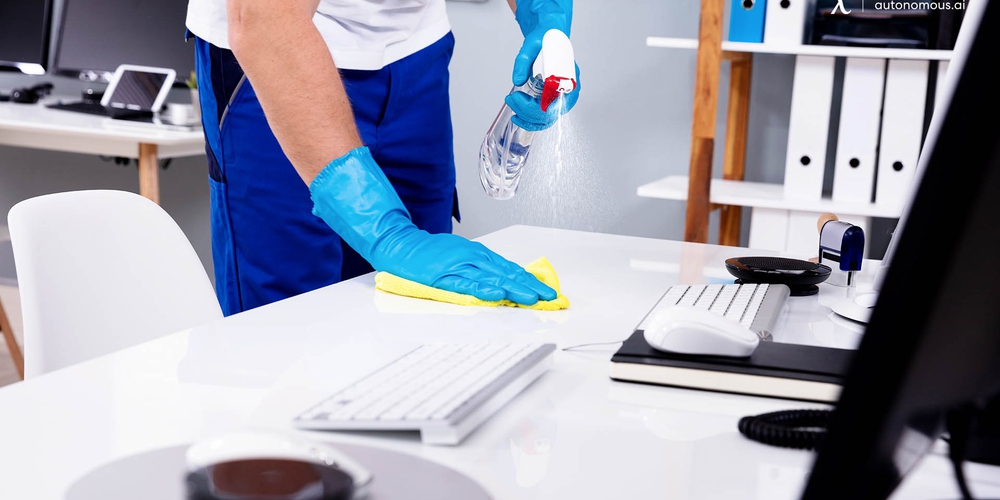 5 Steps to Clean Your Office Desk & Keep It That Way