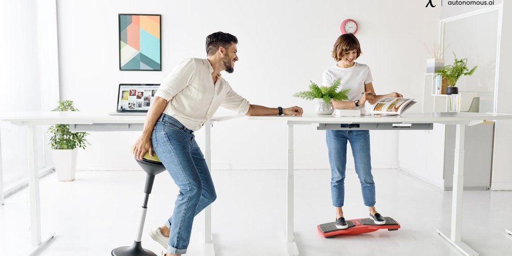 4 Standing Desk Benefits: Are They Worth It To Buy?