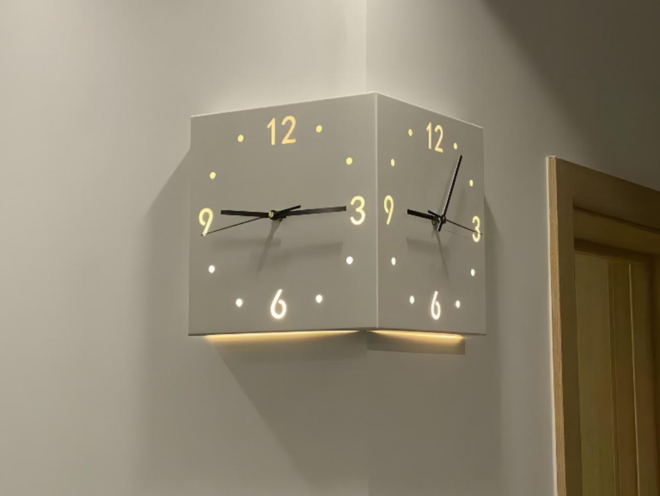 Lamp Depot LampDepot LampDepotCorner Clock: Smart Activation