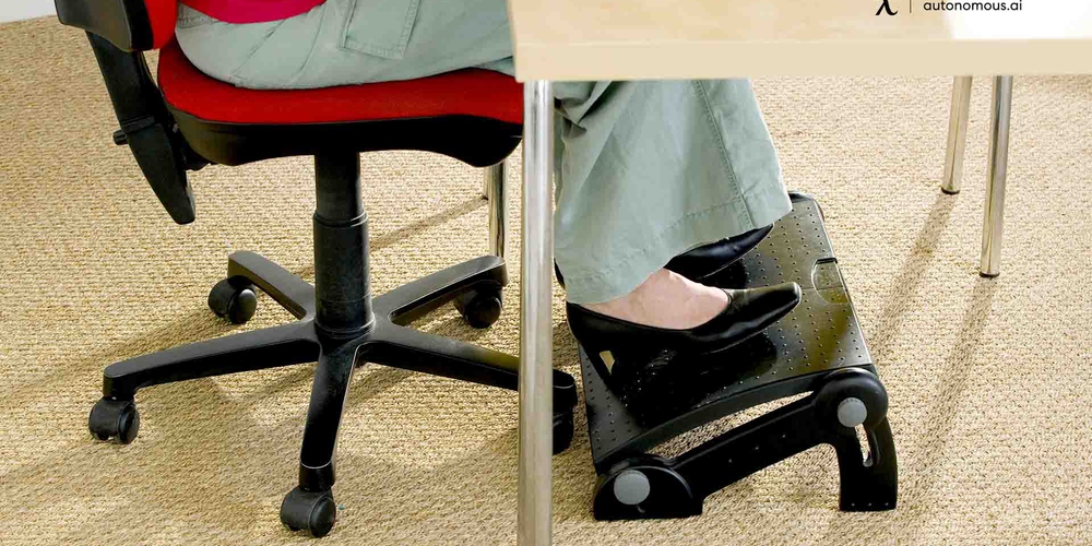 5 Best Under Desk Footrests to Help Relax & Improve Posture