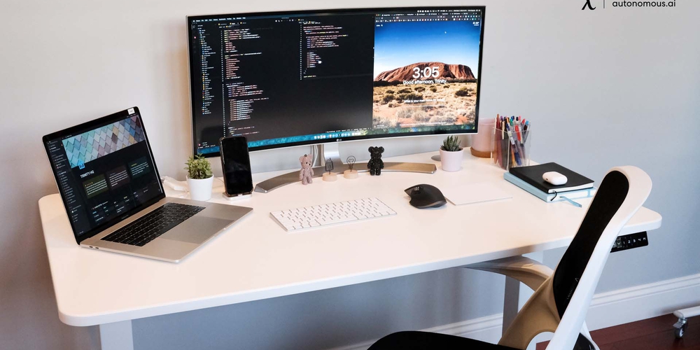How to Position Your Computer Screen Correctly on Your Desk