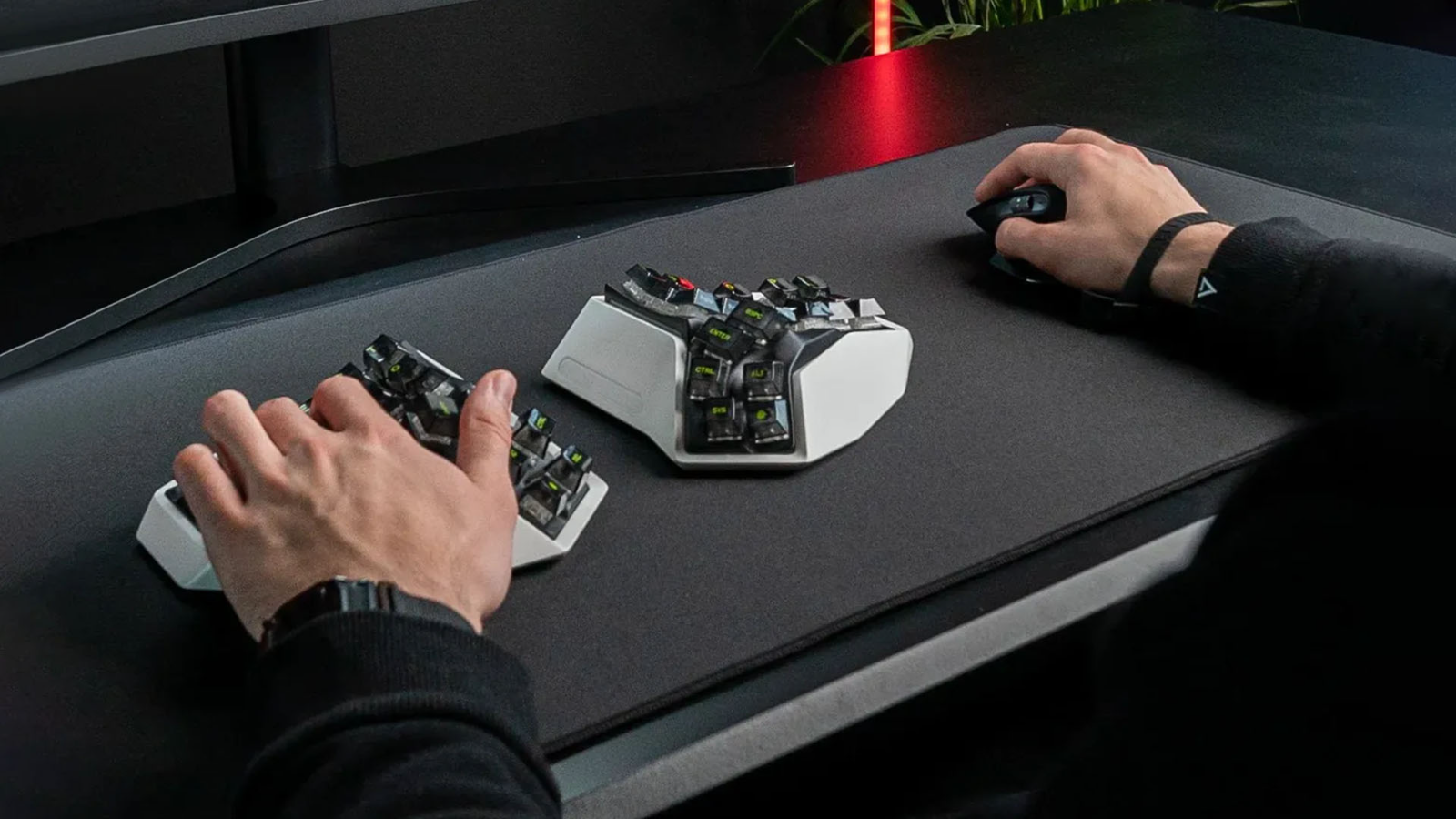 Deltahub Desk Pad The Mouse Pad that Stays in Place