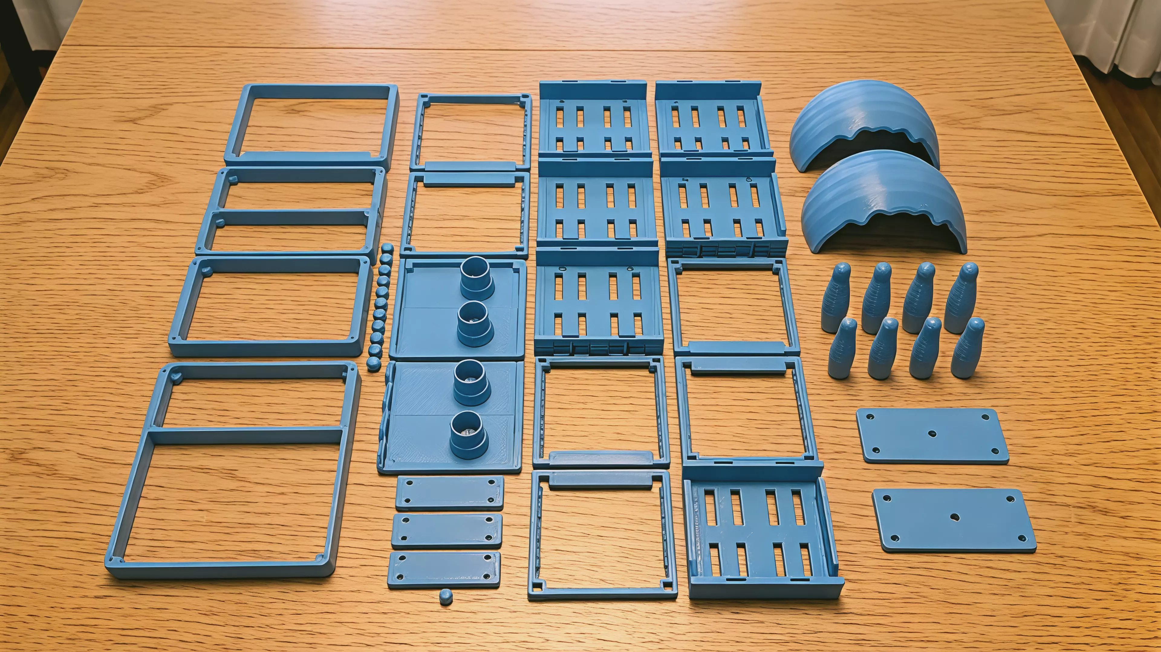 A 3-tier, 6-node modular factory-building stand for DGX Spark nodes (336 × 160 × 286.5 mm assembled), split into support-free FDM parts ≤ 168 × 160 × 61.5 mm, with a detachable 4-chimney Crown.