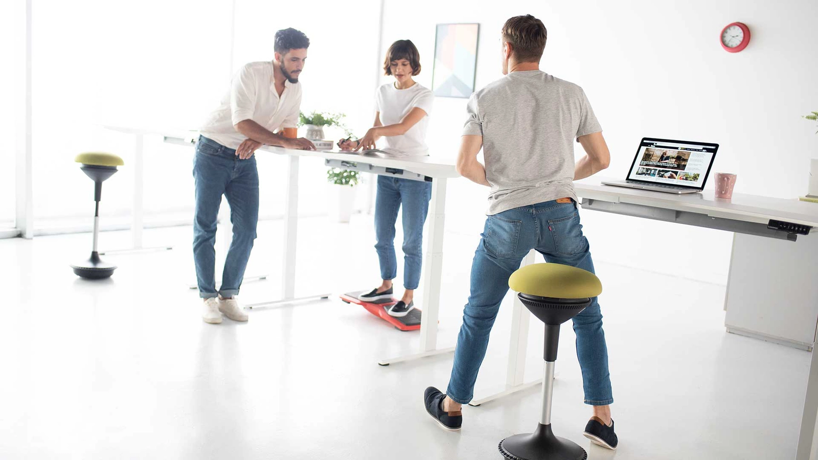 7 Of The Best Sit-Stand Chairs And Stools Should Buy in 2024