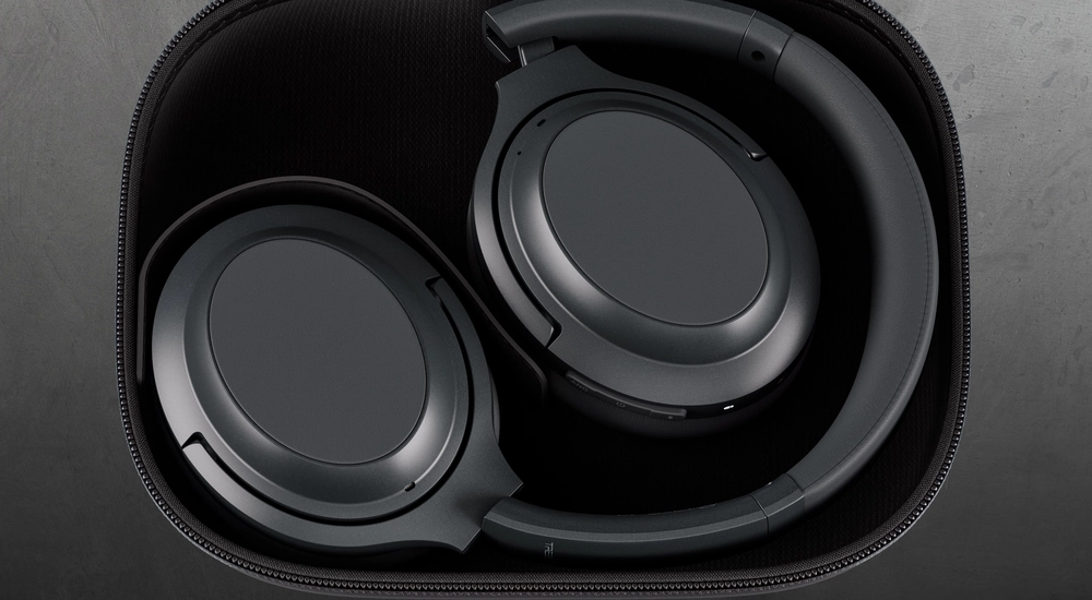 TREBLAB Z7 PRO - Hybrid Active Noise Canceling Headphones