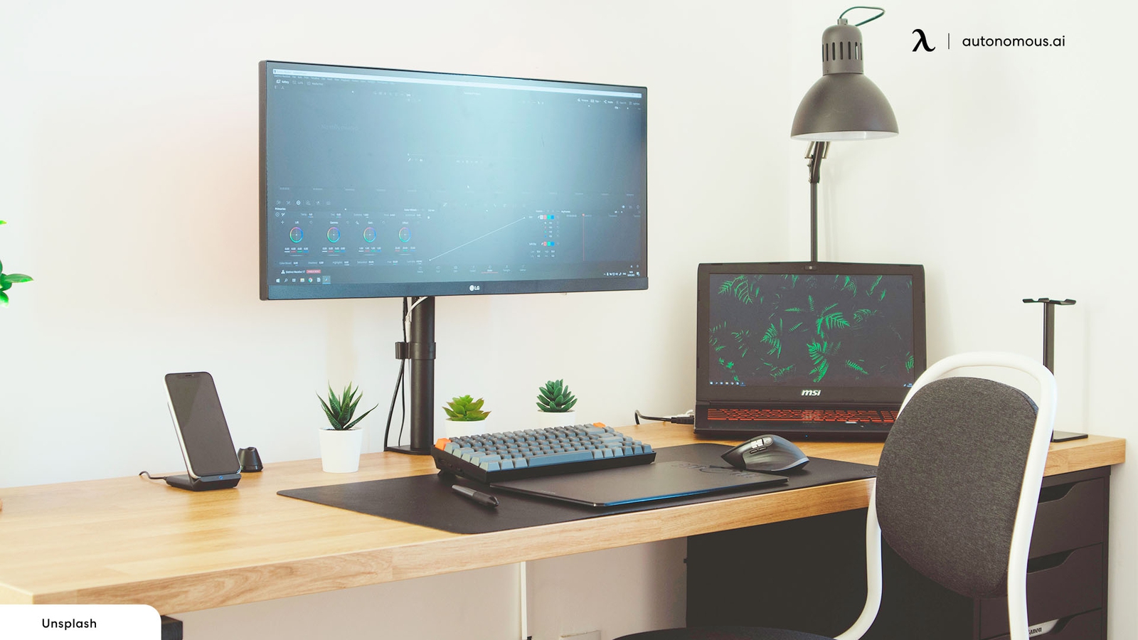 The 10 Laptop Office Desks for Laptop & Monitor Setup