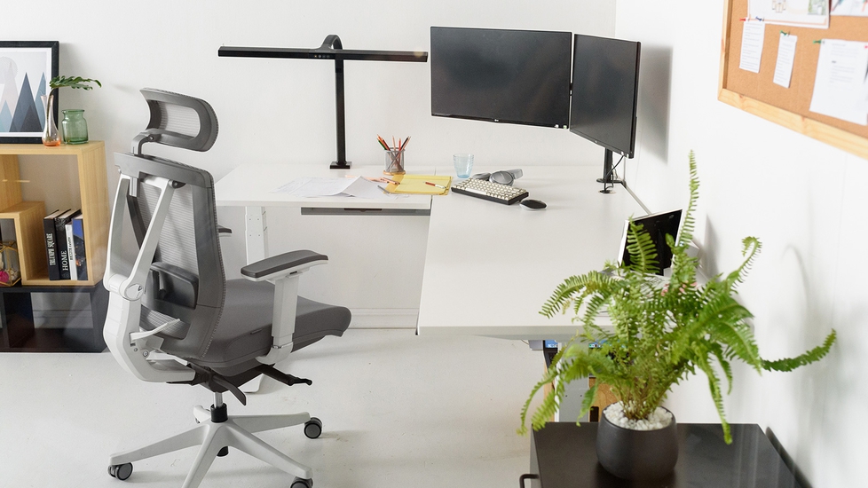 Autonomous ultra wide top led desk lamp