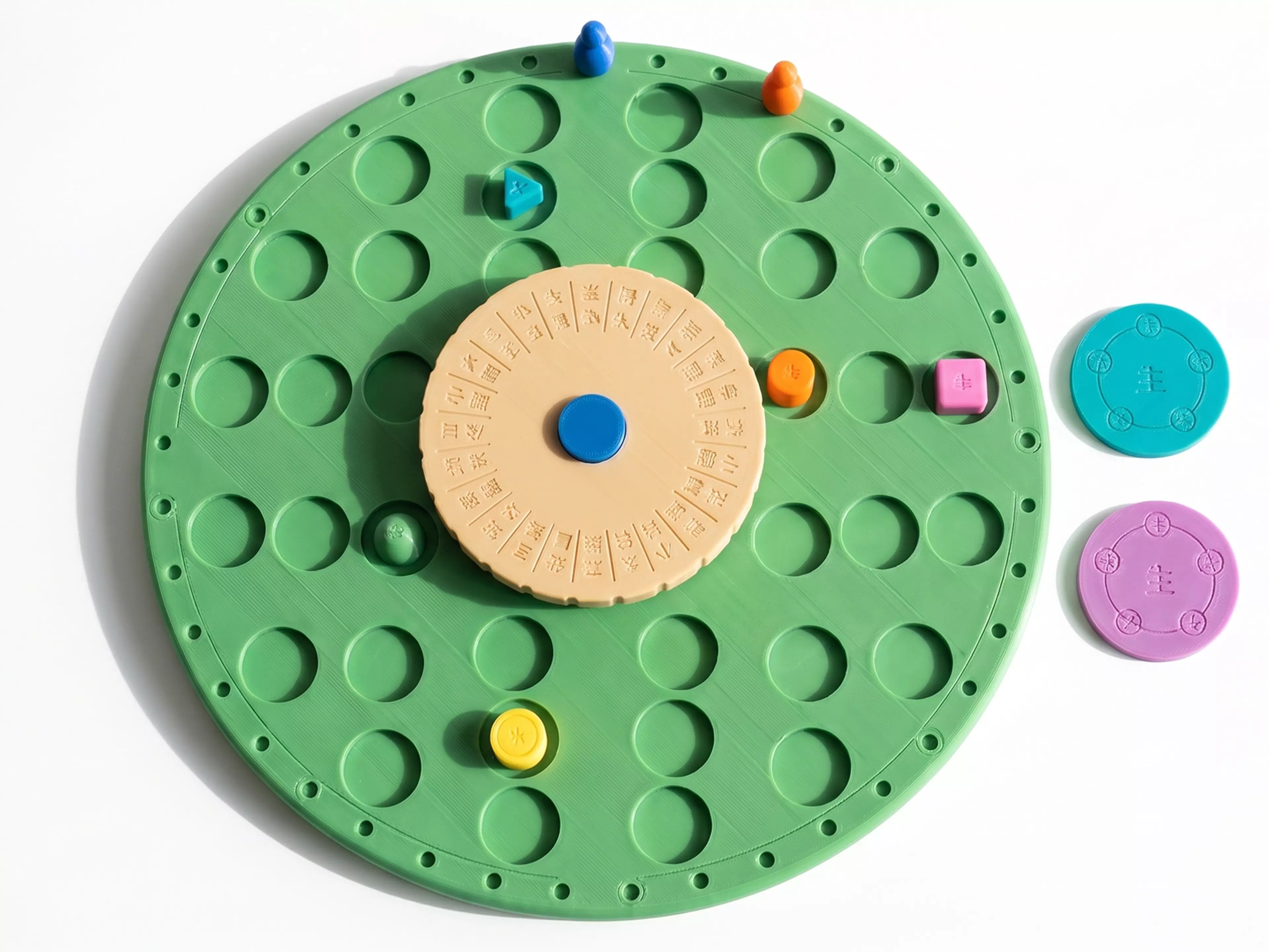 An original, 3D-printed family strategy board game rooted in the 24 solar terms (二十四节气, UNESCO intangible heritage) and the Wuxing five-element cycle: a Ø250 mm circular walnut-tone board with a click-detented rotating celadon wheel at its center.