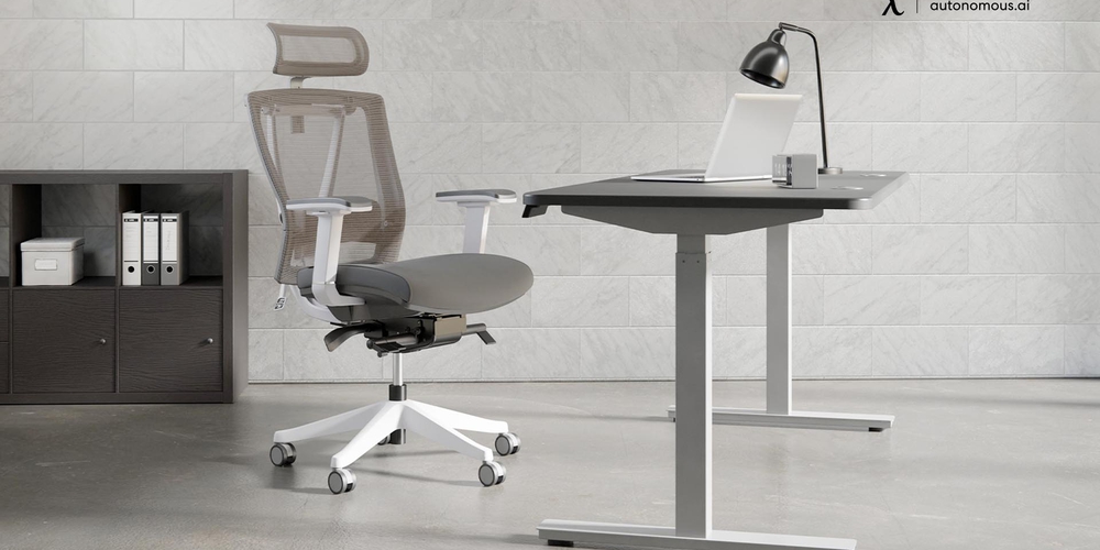 Top Eight High-end Office Desks to Bring a Modern Look to a Workspace