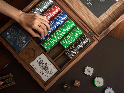Maztermind Bowtie Poker Chip Set by Maztermind