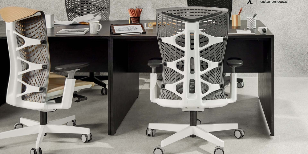 Should You Buy a Rolling Office Desk Chair?