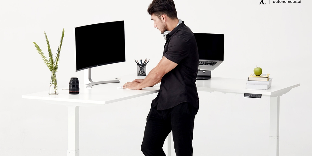 Important Tips to Use a Laptop at a Standing Desk Correctly