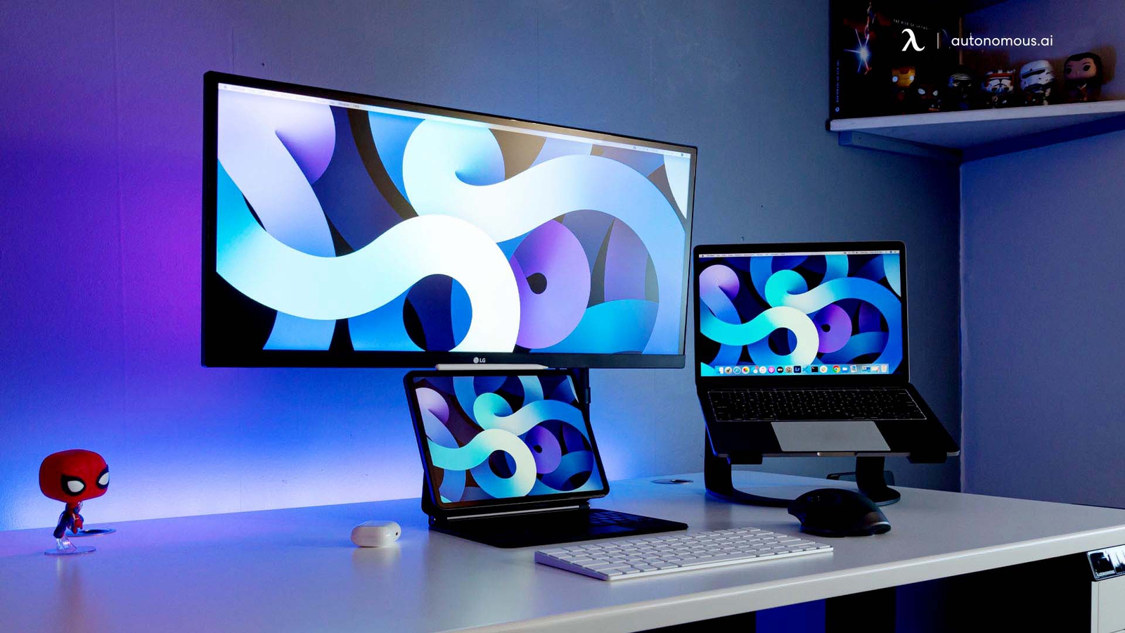 5 Best Gaming Desks For A Three-Monitor Setup