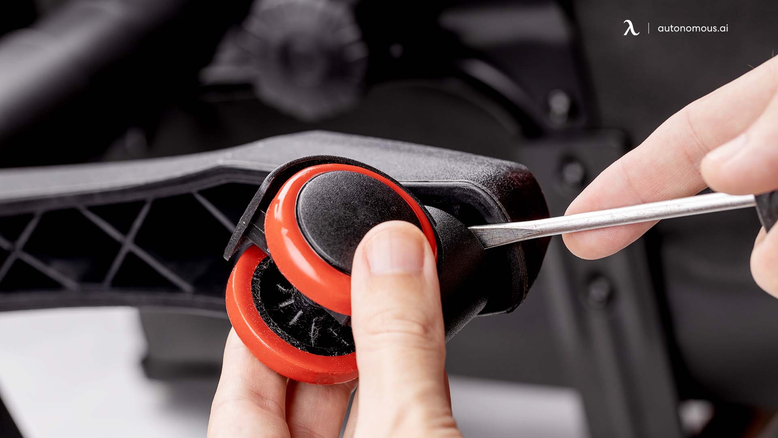 How to Fix an Office Chair That Won't Stay Up 5 Steps