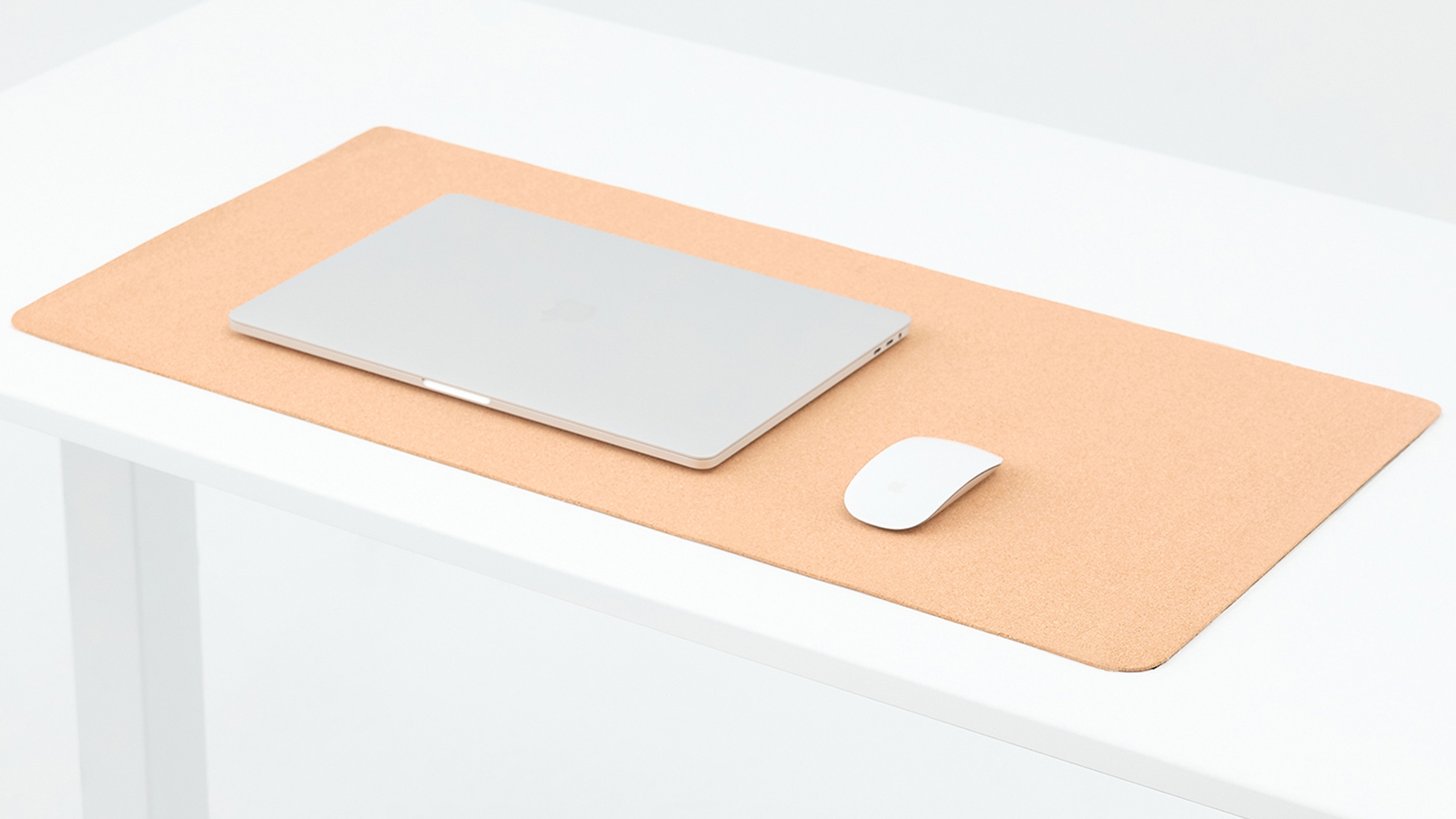 Stylish, ecofriendly cork desk pad from Autonomous.