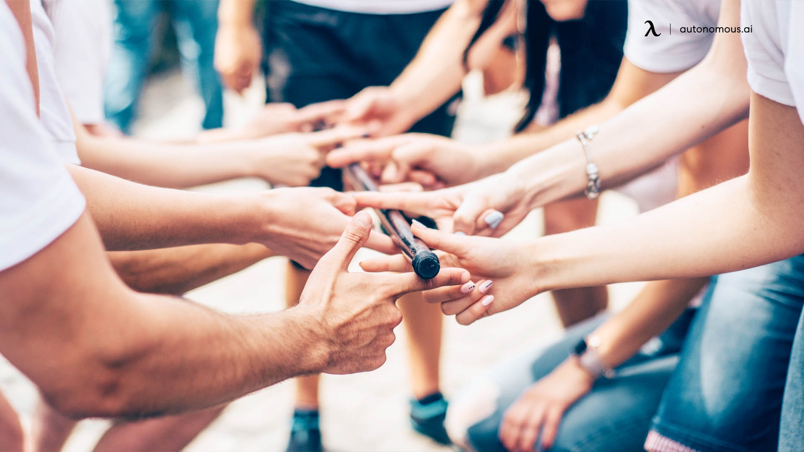 5 Hybrid Team Building Activities To Bond Your Team