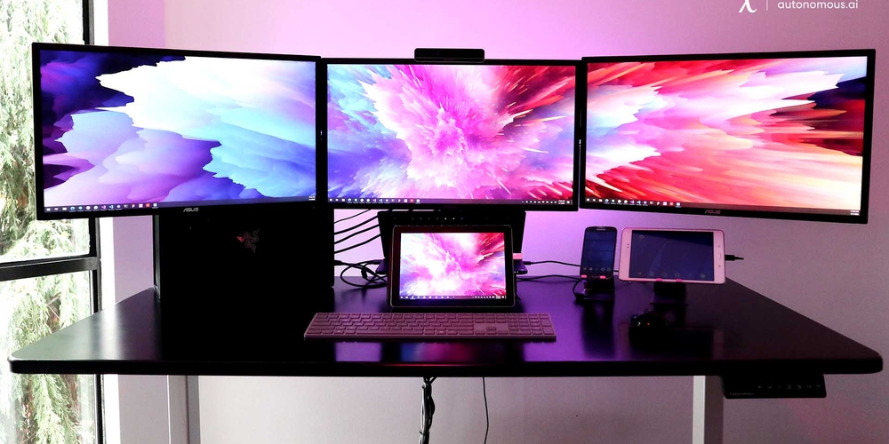 3 Best Standing Desk for 3 Monitors Usage